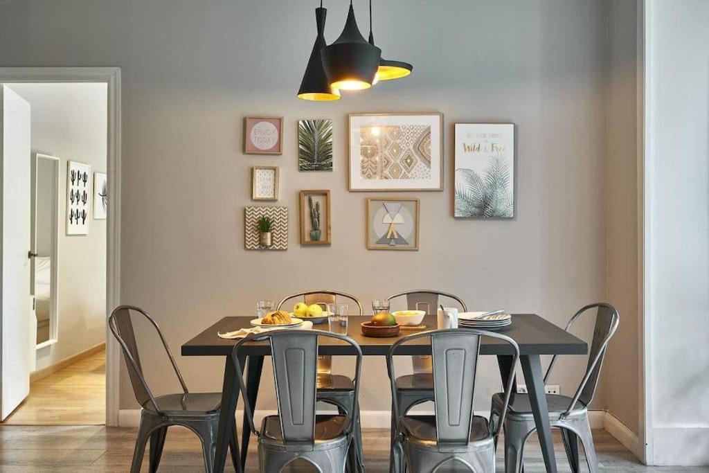 Magnificent 4 Bedroom Apartment In Eixample Barcelona Exterior foto