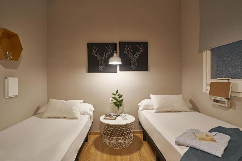 Magnificent 4 Bedroom Apartment In Eixample Barcelona Exterior foto