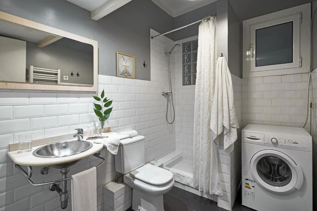 Magnificent 4 Bedroom Apartment In Eixample Barcelona Exterior foto